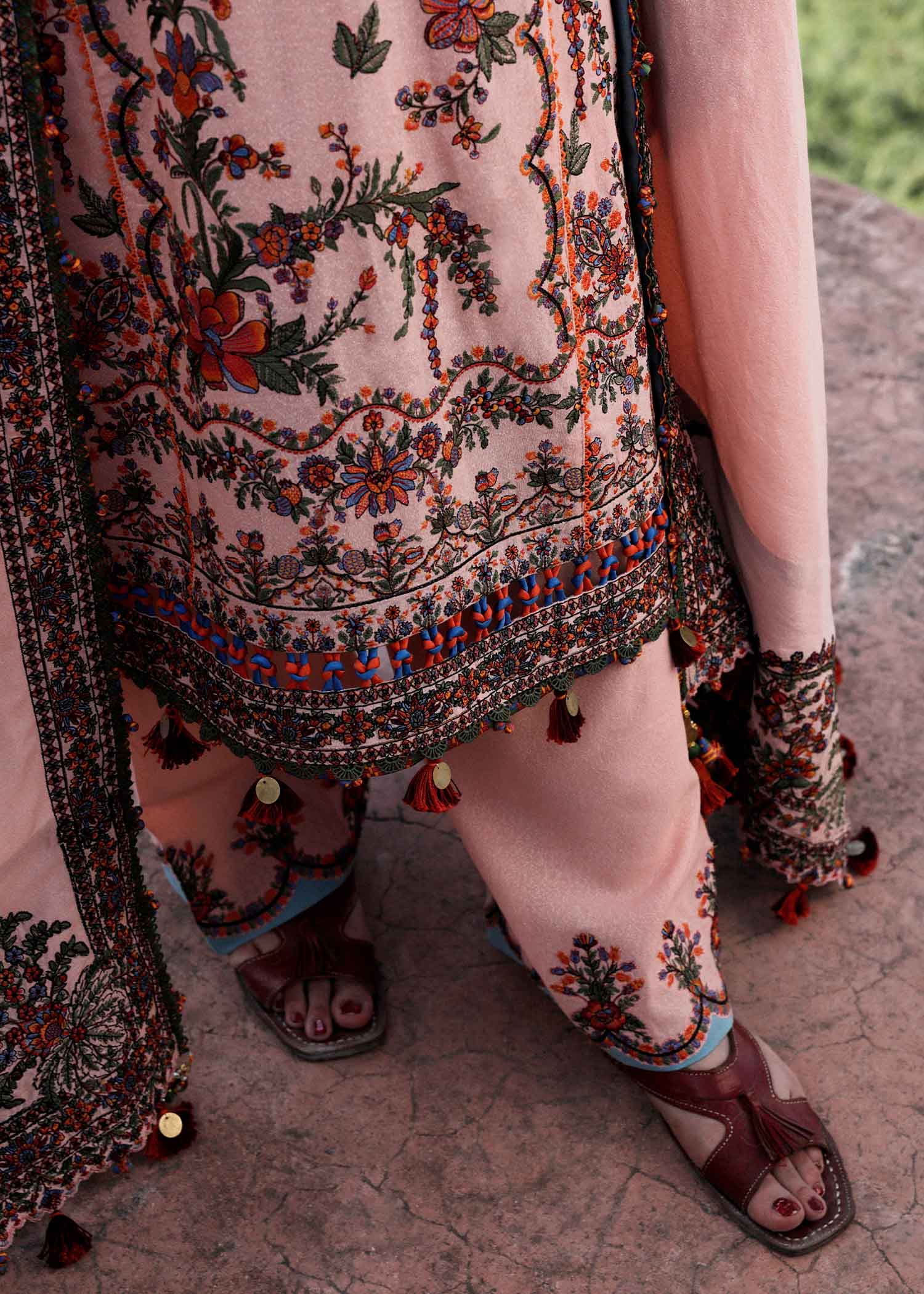 img_hussain_rehar_karandi_awwal_boutique