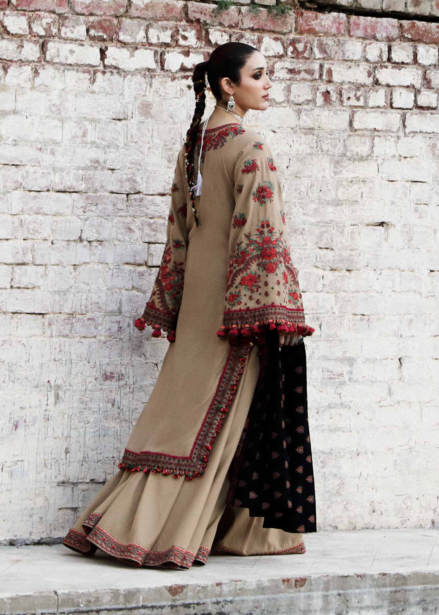 img_hussain_rehar_karandi_awwal_boutique