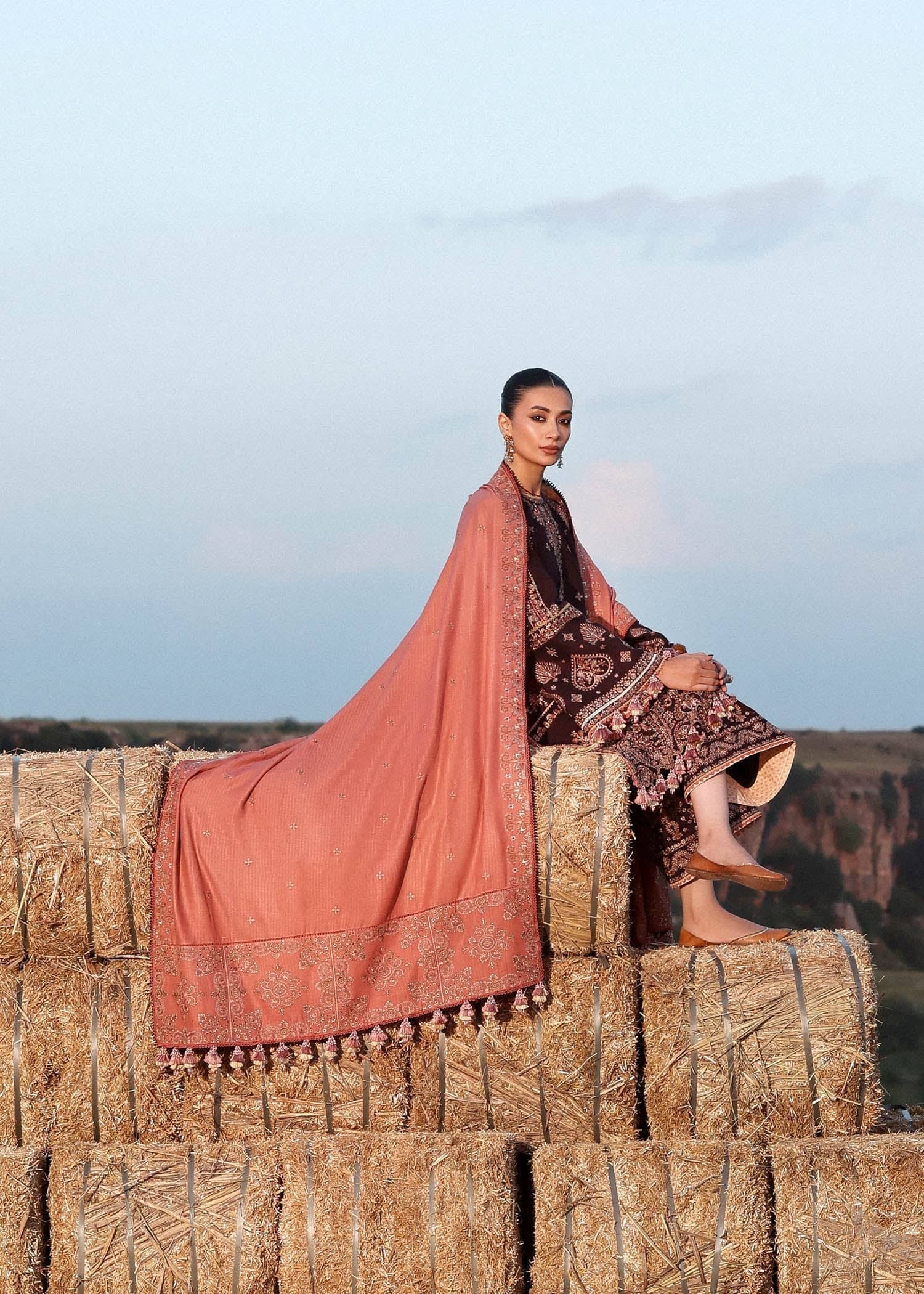 Hussain Rehar Khaddar Winter Pakistani Suits Restocked/Hussain Rehar Khaddar 25/Nazneen