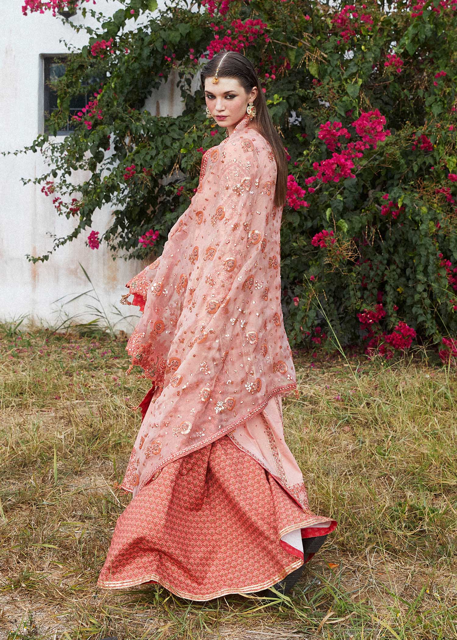 img_hussain_rehar_lawn_24_awwal_boutique