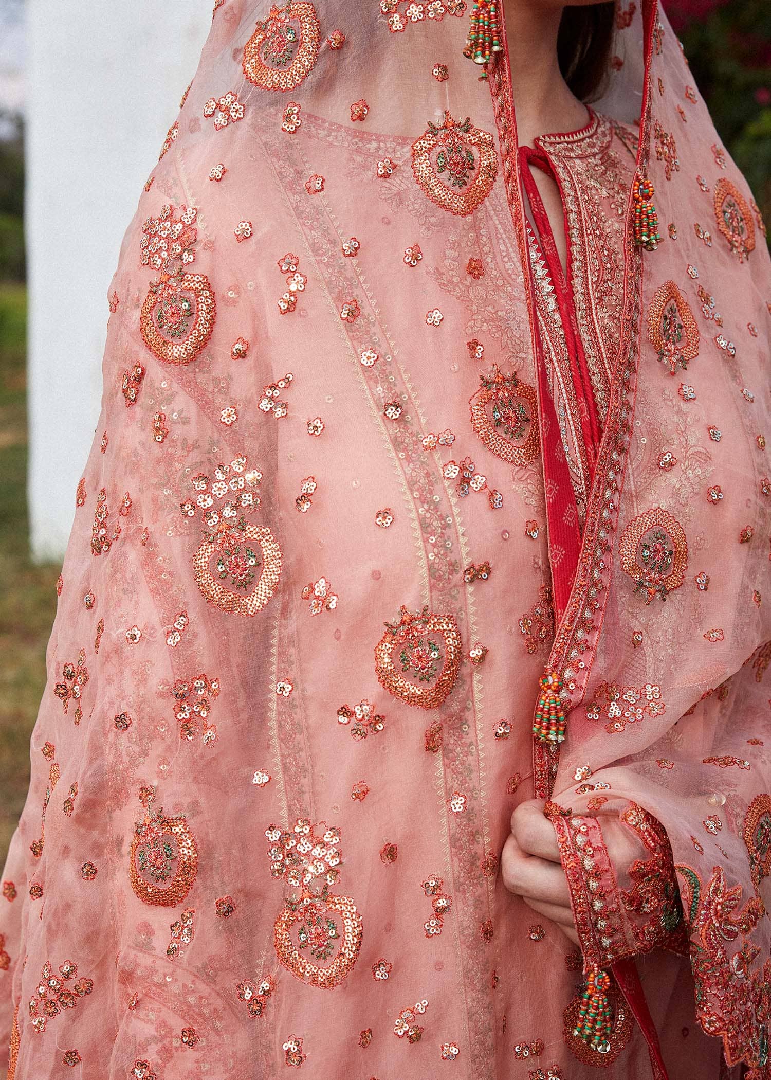 img_hussain_rehar_lawn_24_awwal_boutique