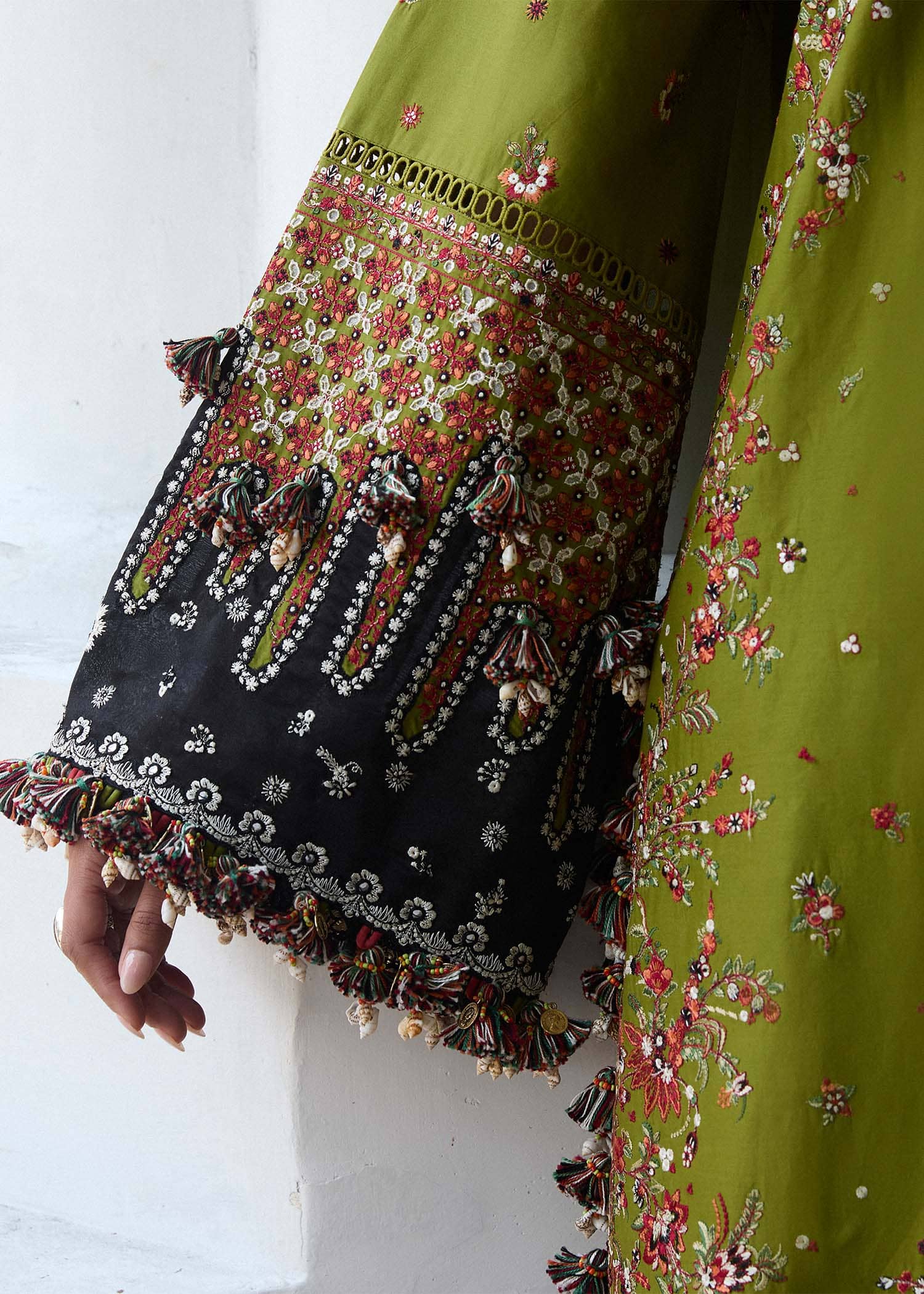 img_hussain_rehar_launches_awwal_boutique