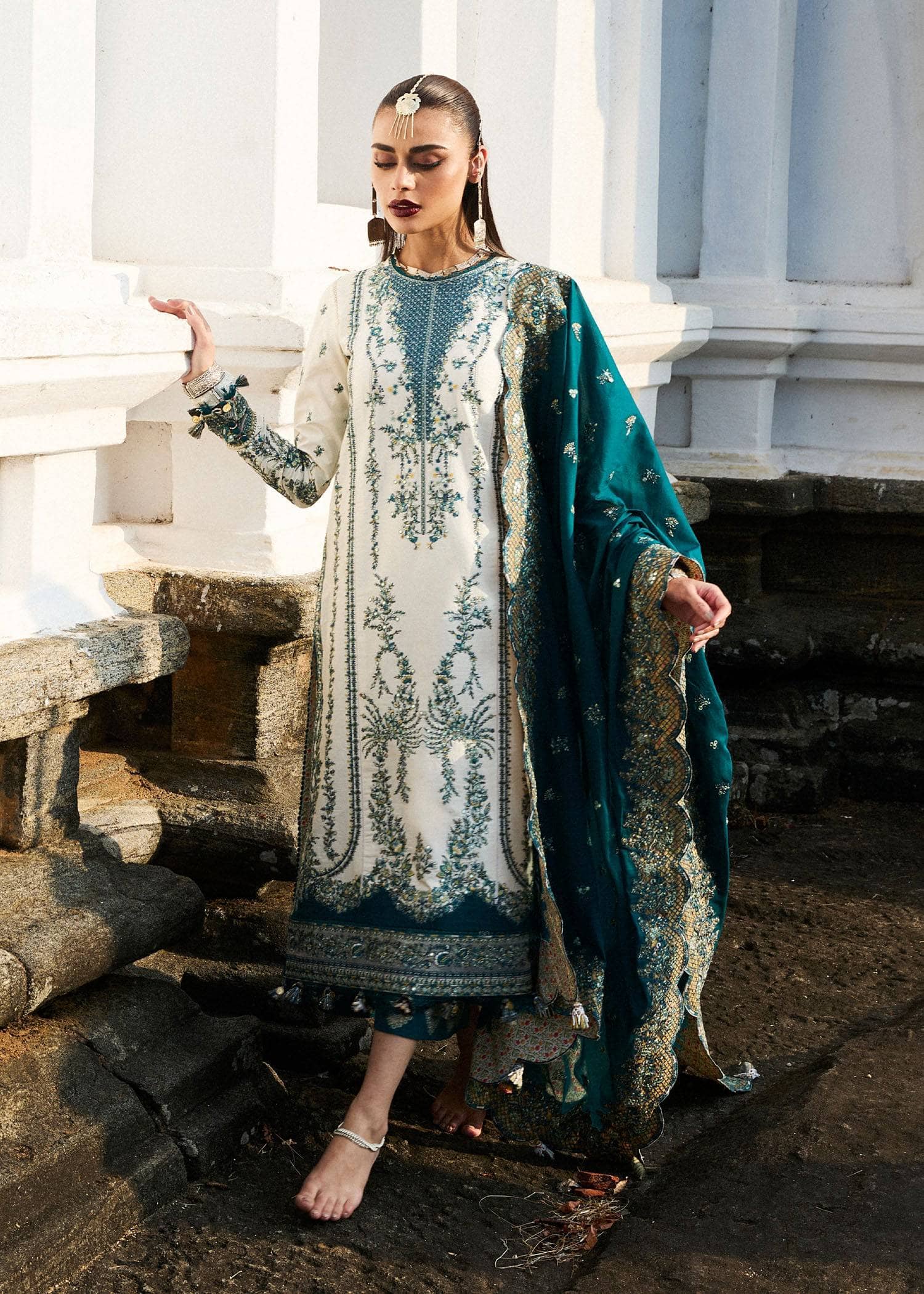img_hussain_rehar_lawn_25_awwal_boutique
