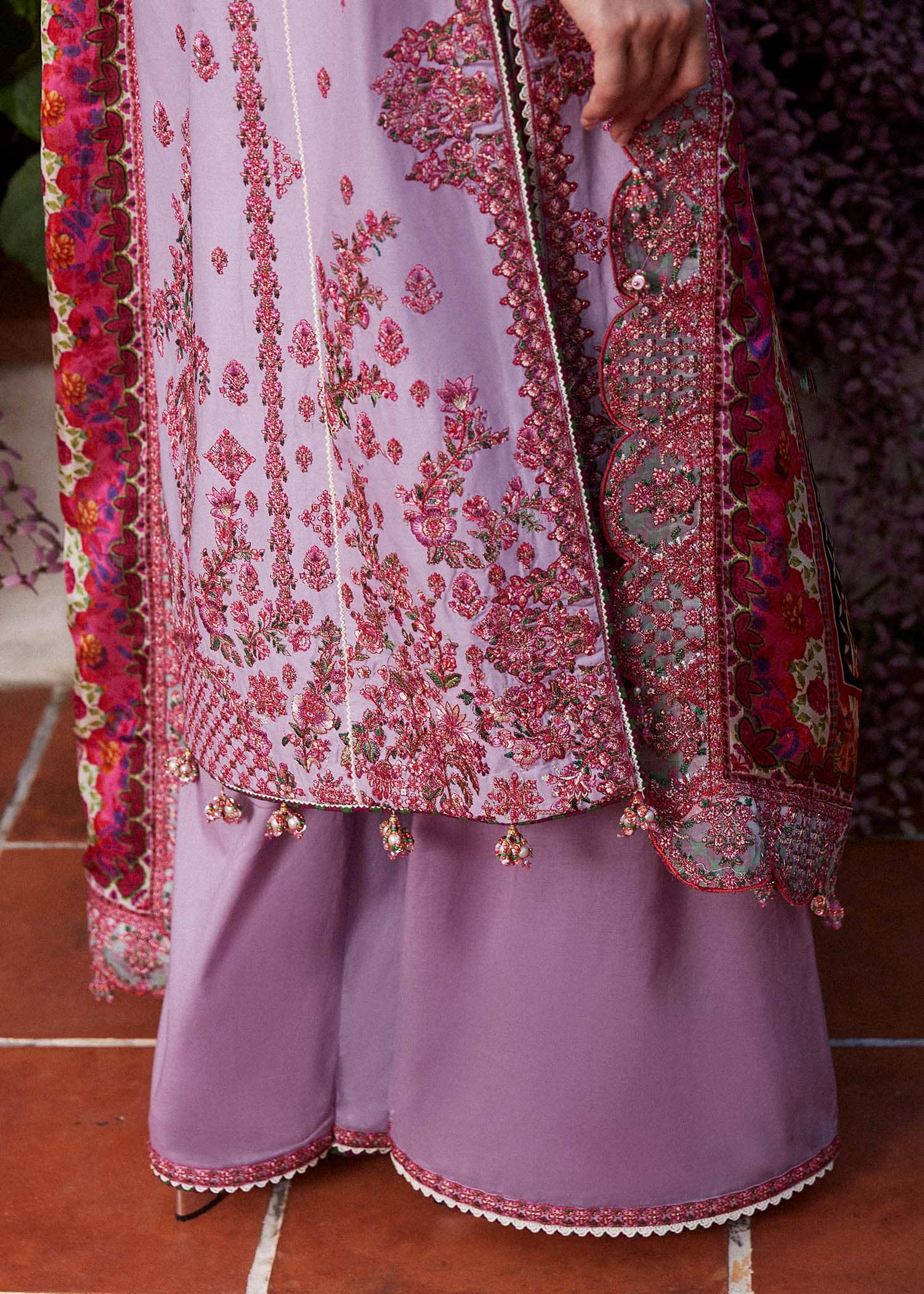 img_hussain_rehar_lawn_24_awwal_boutique