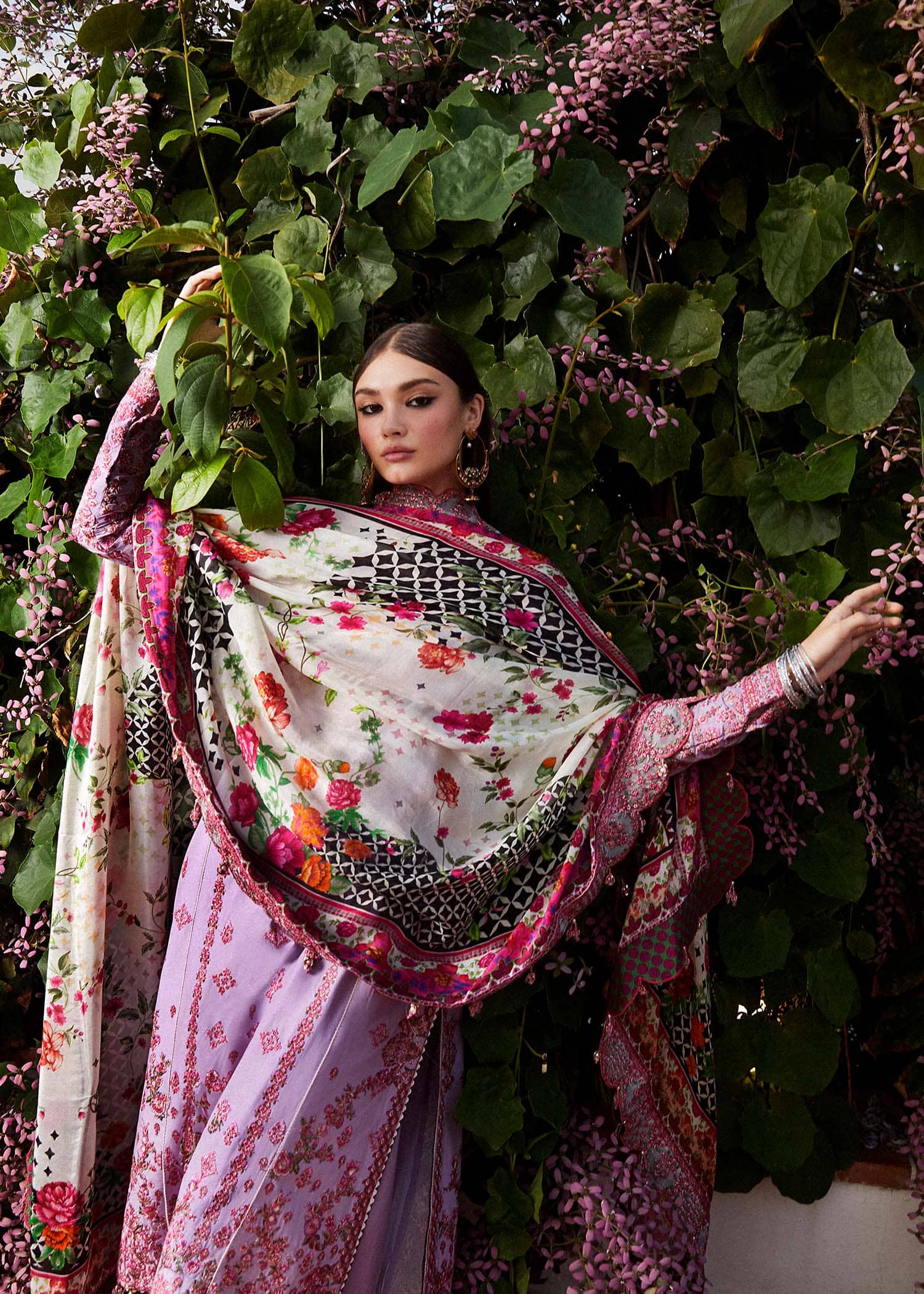 img_hussain_rehar_lawn_24_awwal_boutique