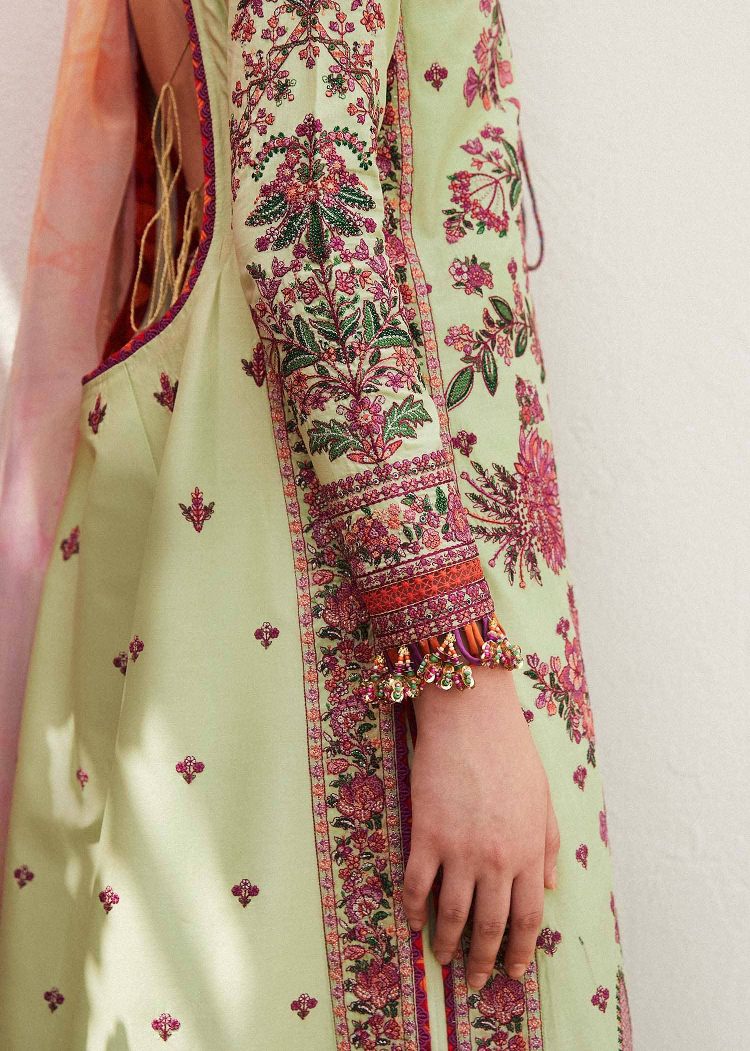 img_hussain_rehar_lawn_24_awwal_boutique