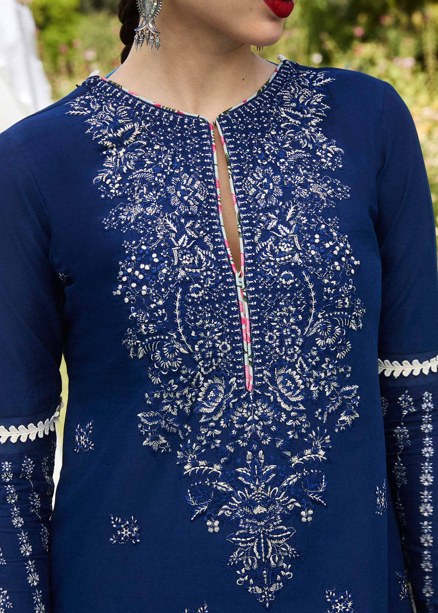 img_hussain_rehar_lawn_awwal_boutique