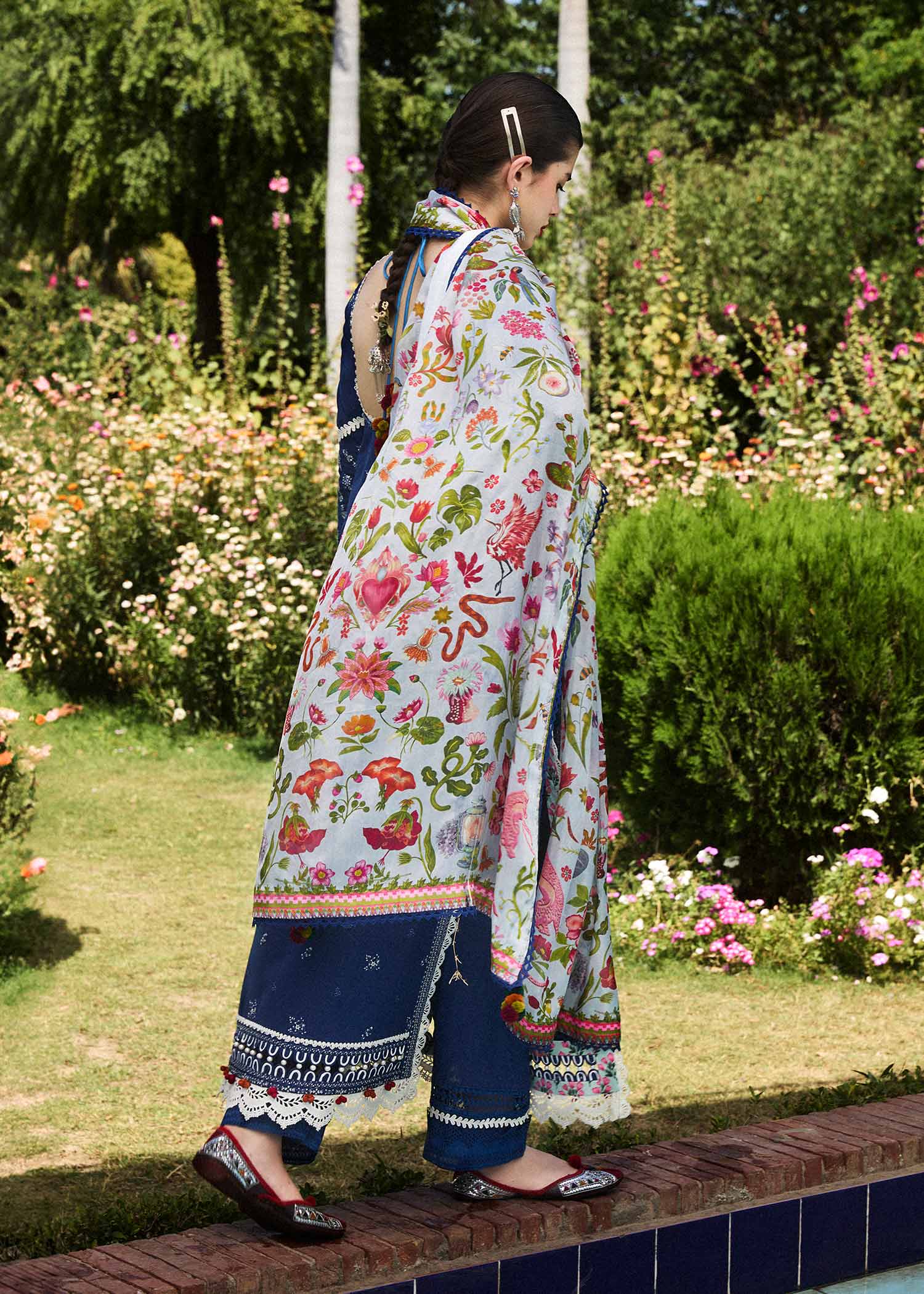 img_hussain_rehar_lawn_awwal_boutique