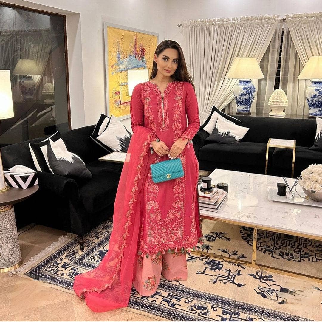 img_hussain_rehar_lawn_awwal_boutique