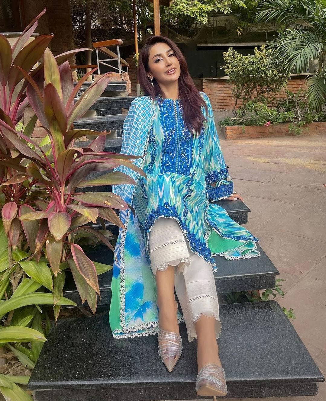 img_zaha_lawn_23_awwal_boutique