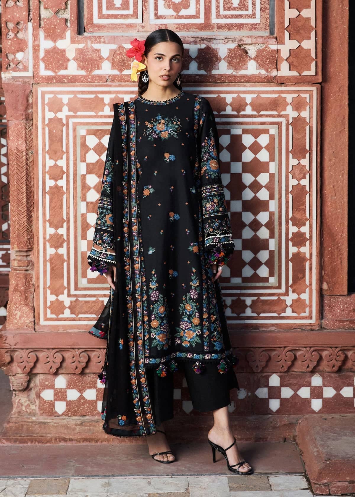 img_hussain_rehar_zan_awwal_boutique