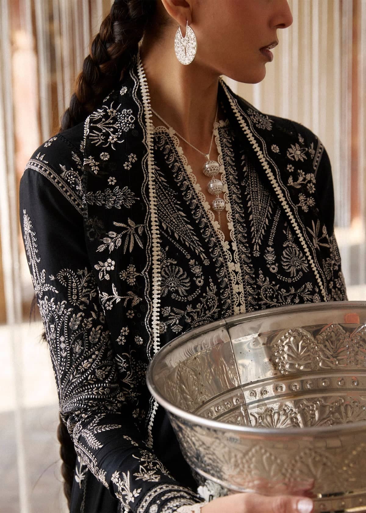Restocked/Hussain Rehar  Zan Luxury Lawns/Meshki/Black