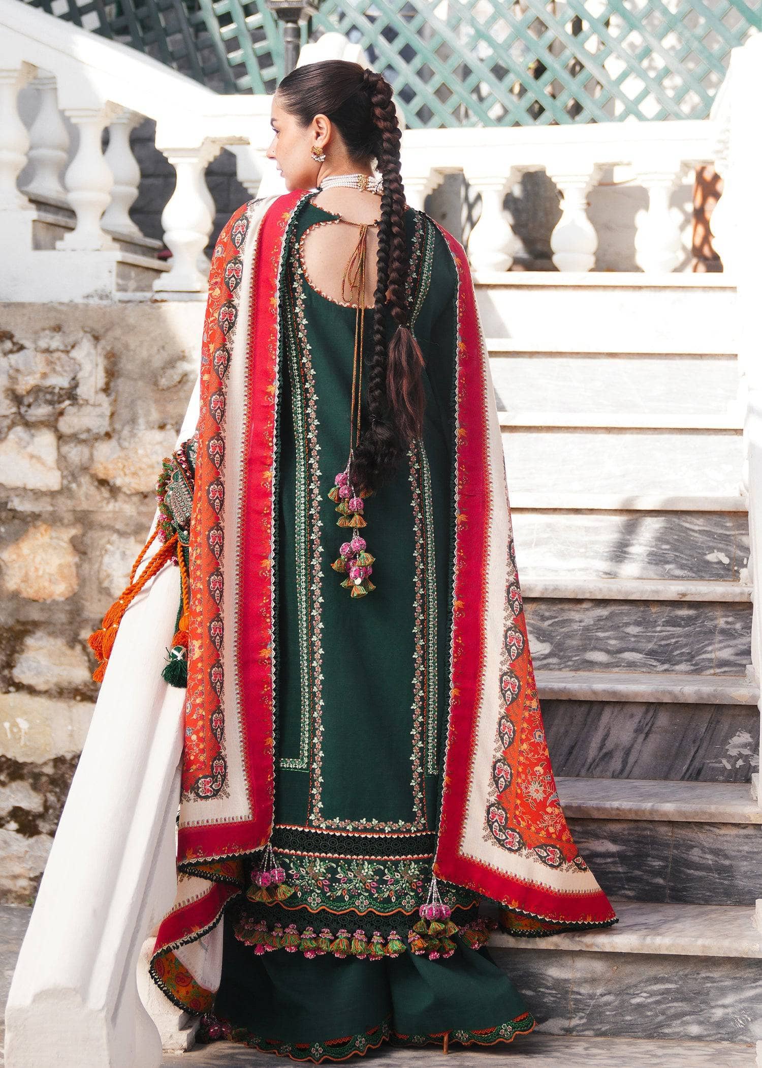 img_hussain_rehar_winter_shawls_awwal_boutique