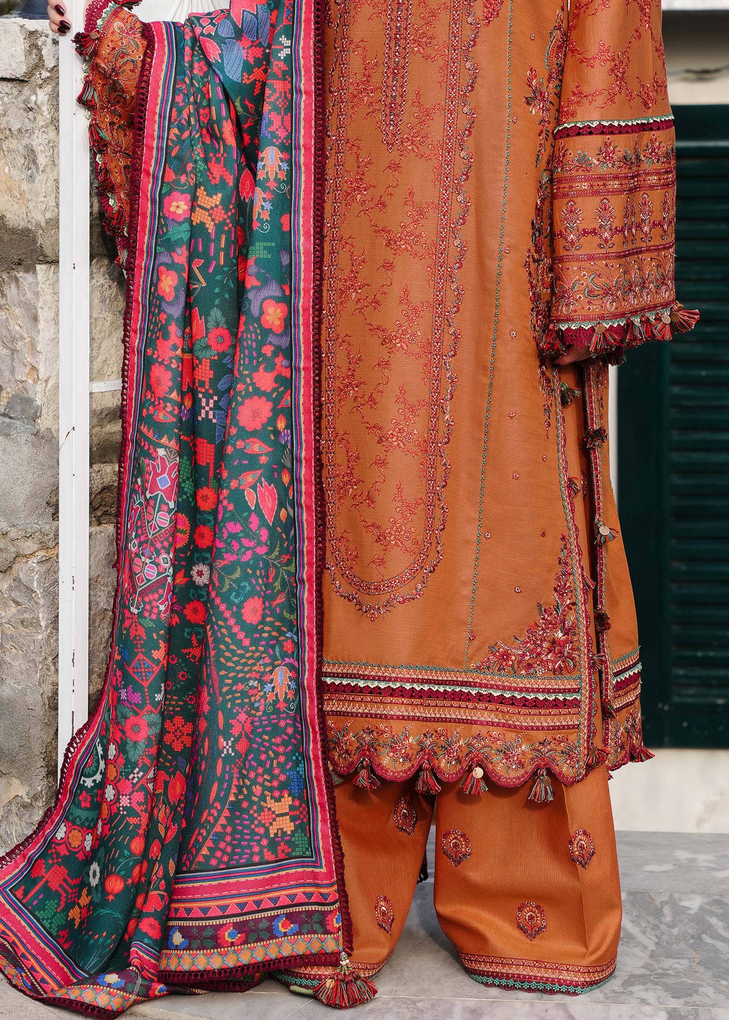 img_hussain_rehar_winter_shawls_awwal_boutique