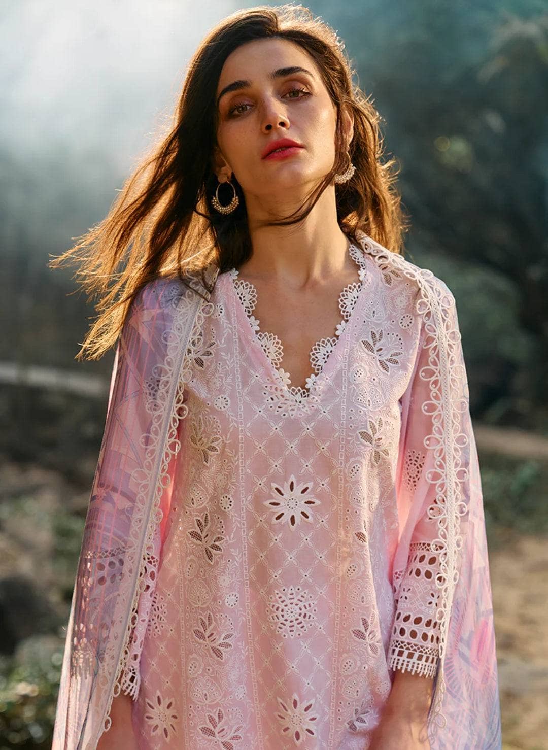 img_image_lawnkari_awwal_boutique