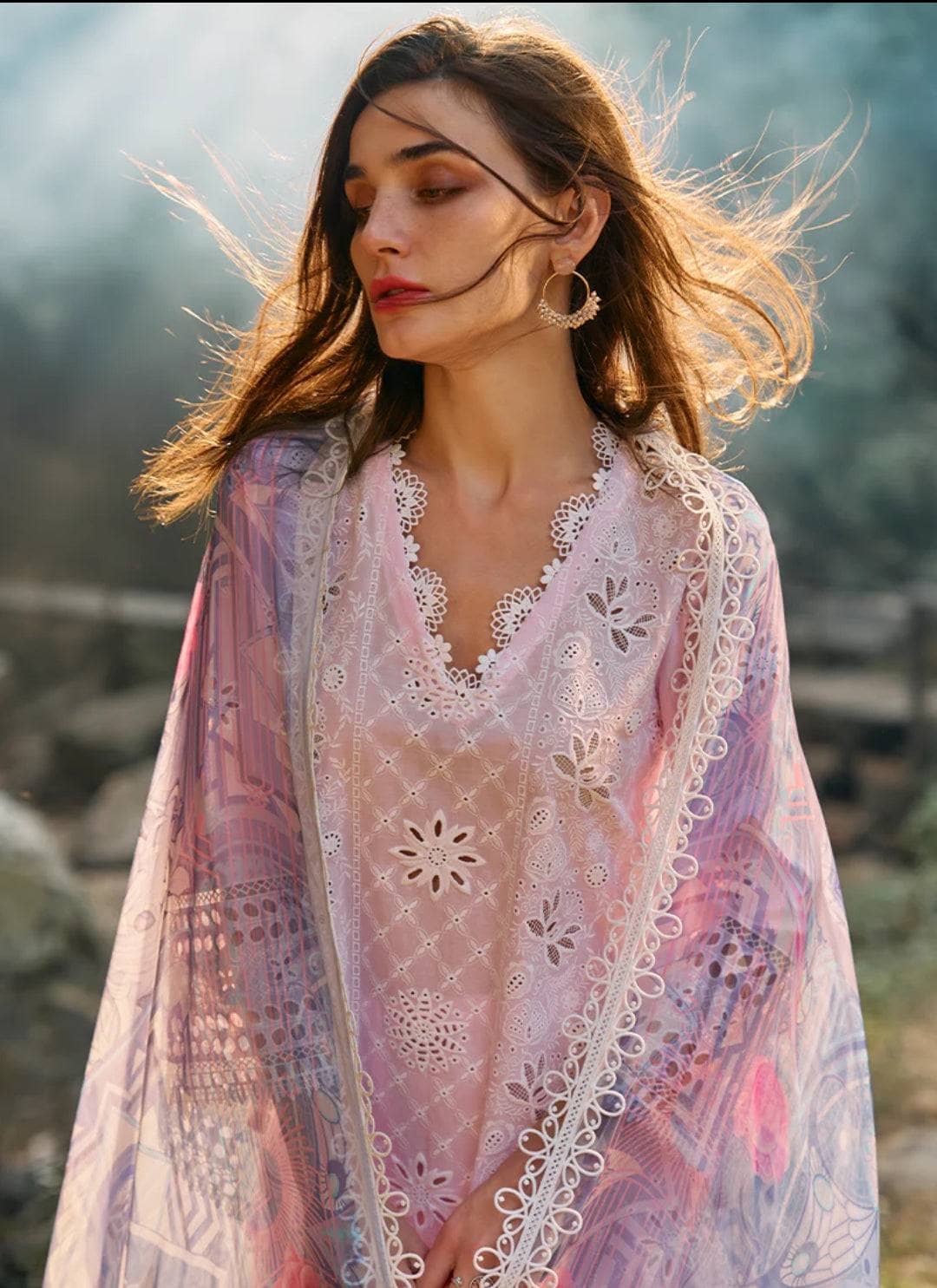 img_image_lawnkari_awwal_boutique