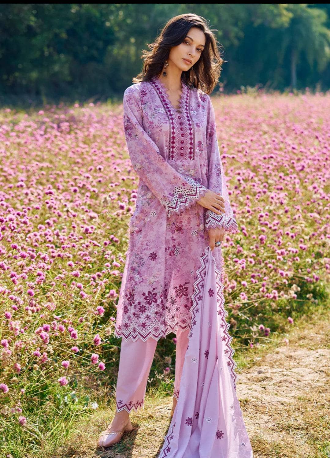 img_image_printkari_lawn_24_awwal_boutique