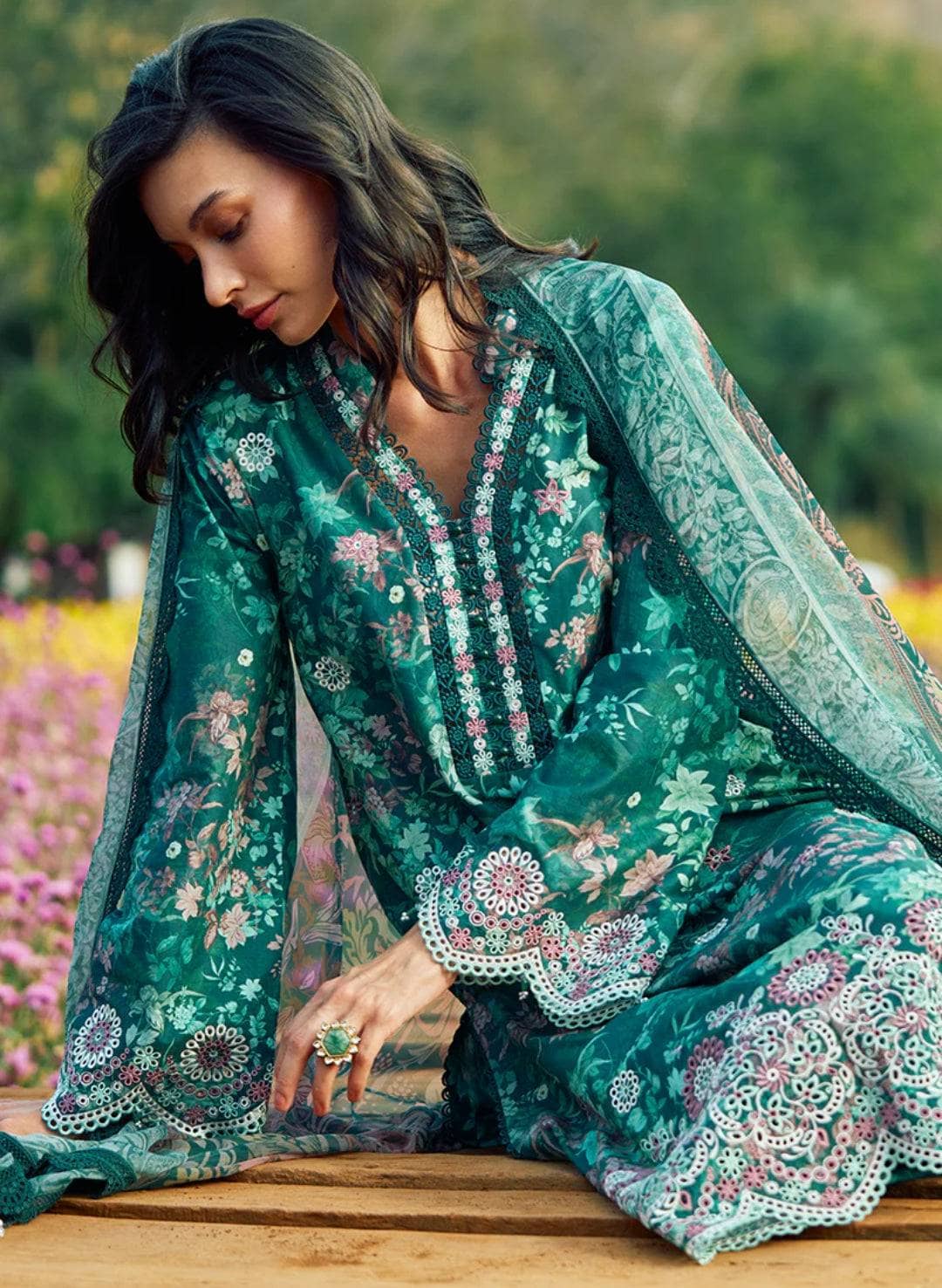 img_image_printkari_lawn_24_awwal_boutique