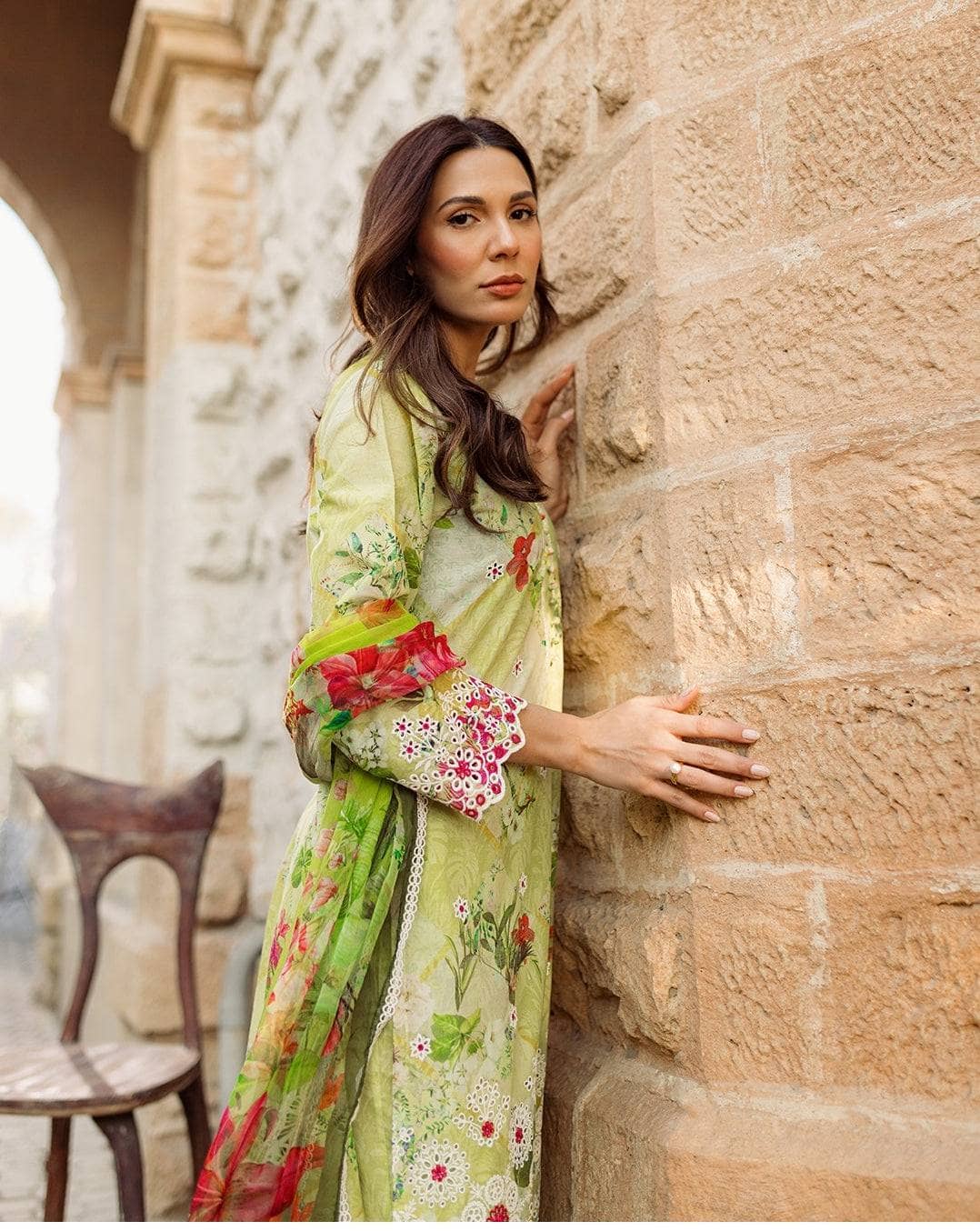 img_image_lawnkari_awwal_boutique