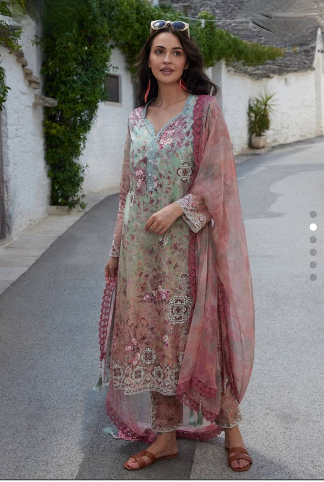 img_image_printkari_lawn_24_awwal_boutique