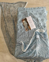 img_image_lawnkari_awwal_boutique