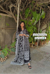 Img_image_lawnkari_lawn_awwal_boutique