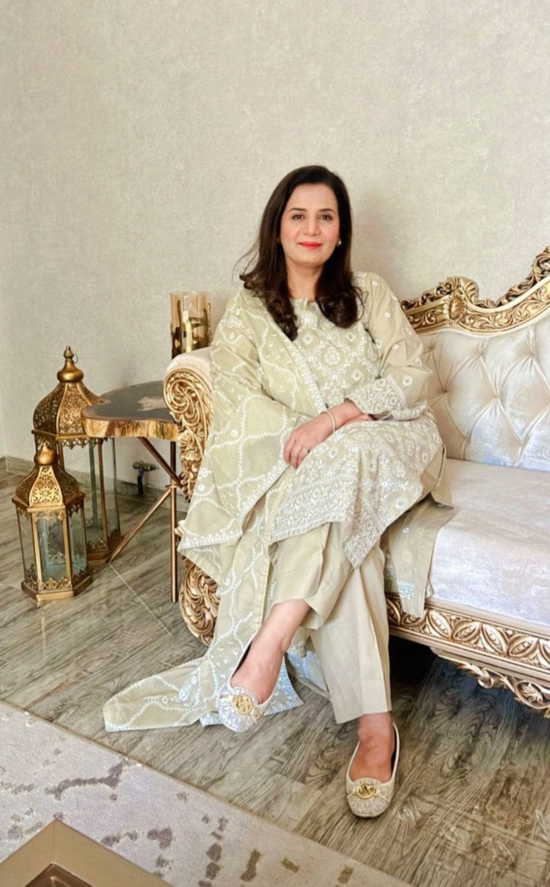 img_lawnkari_lawn_23_awwal_boutique