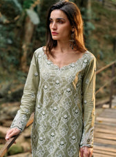 img_image_lawnkari_awwal_boutique