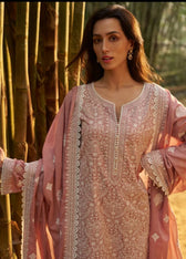 img_image_lawnkari_awwal_boutique