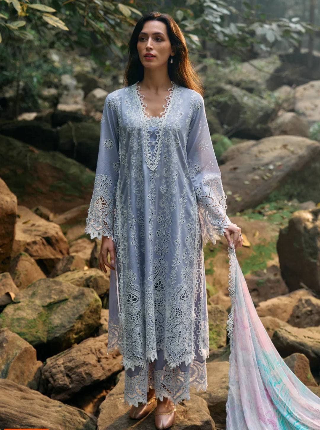 img_image_lawnkari_awwal_boutique