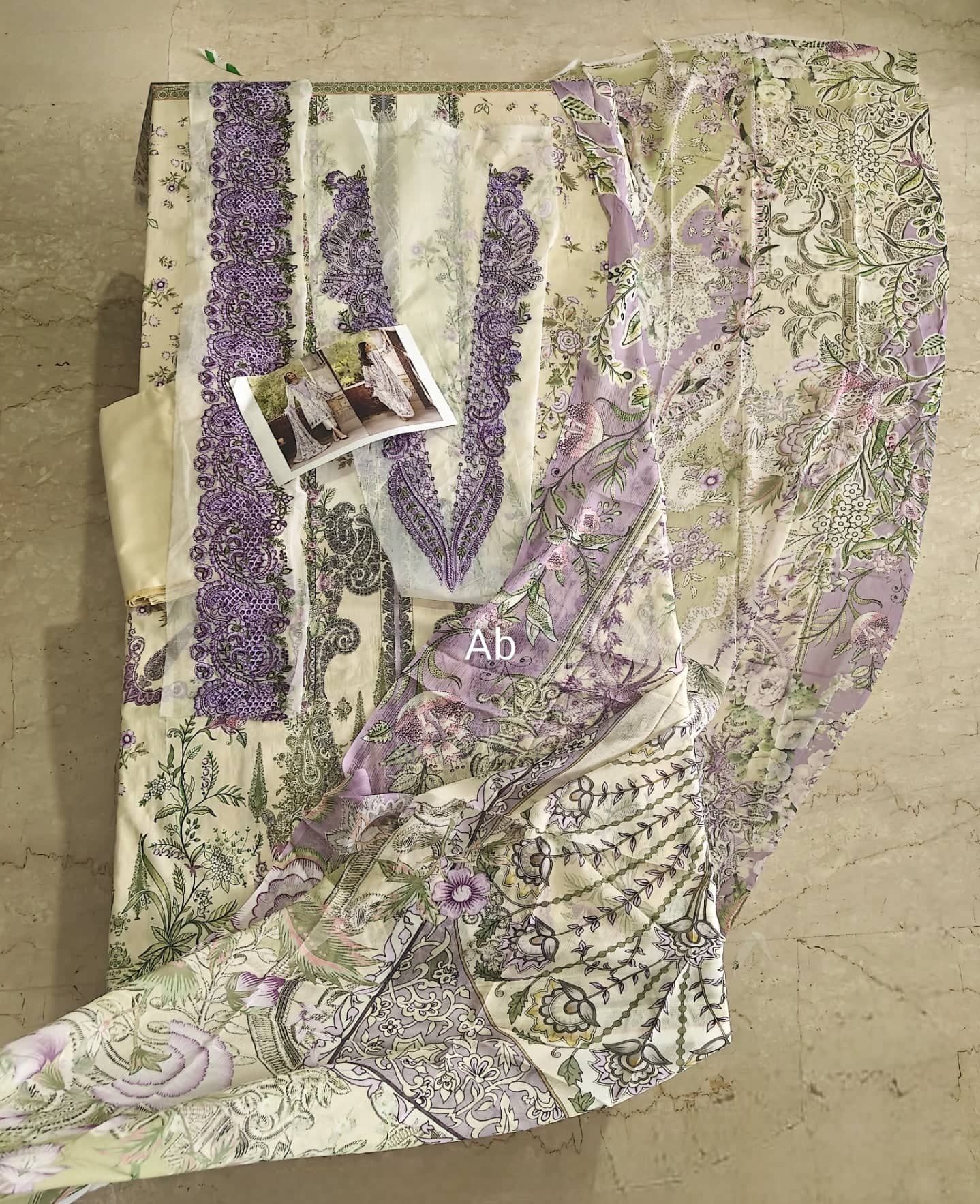 img_jade_bliss_lawn_awwal_boutique