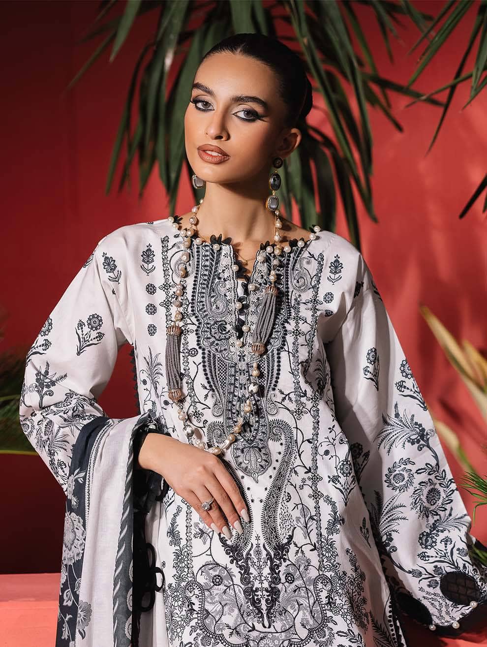 img_jade_urabne_embroidered_lawn_awwal_boutique