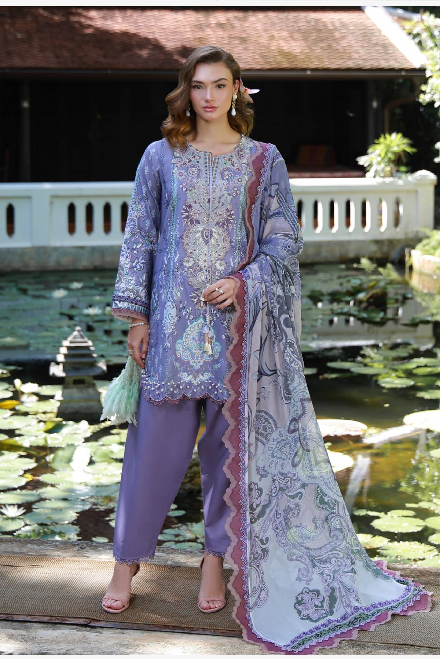 Img_jade_urbane_embroidered_lawn_awwal_boutique