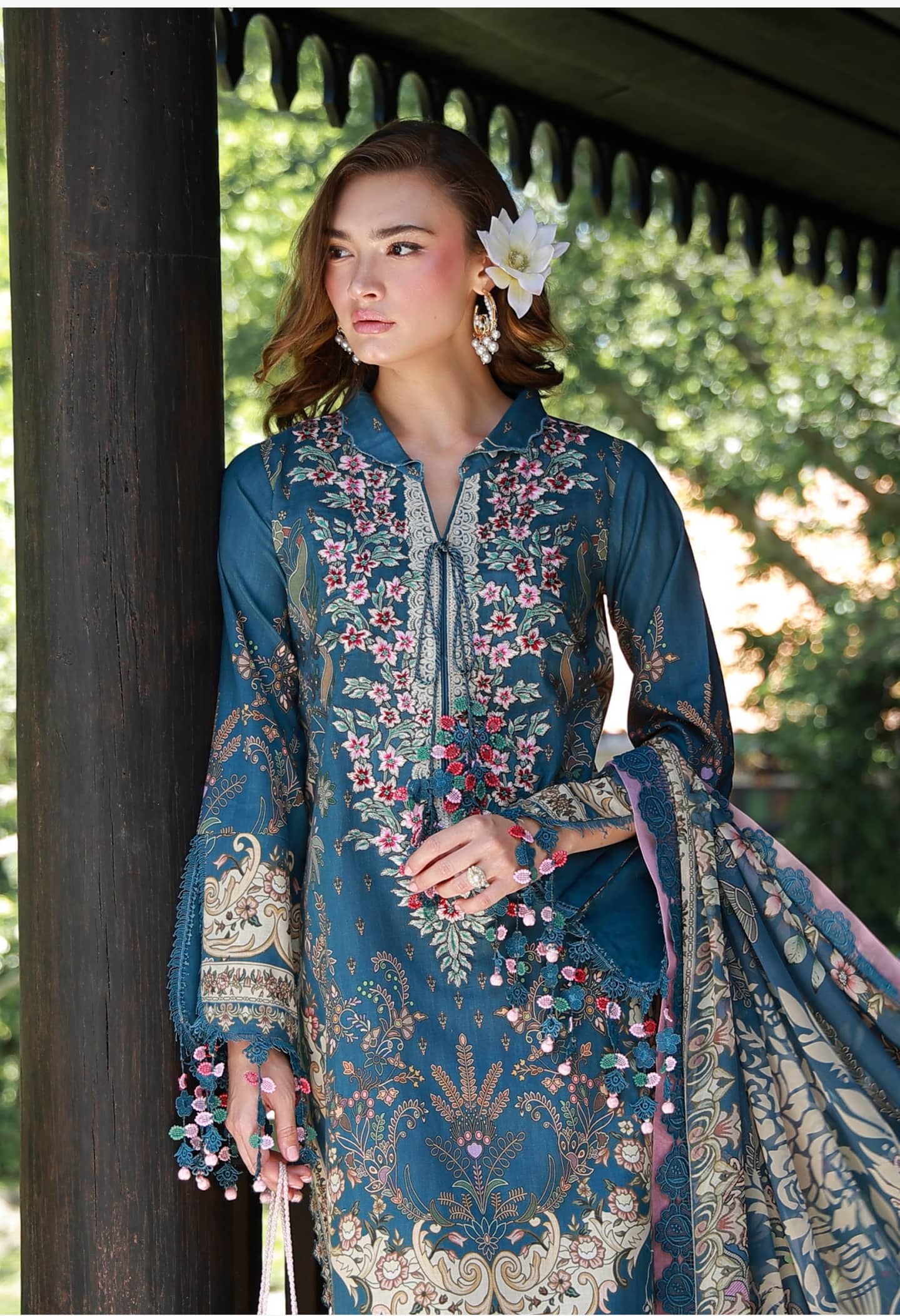 Jade Urbane Embroideried Lawn 26/Noire