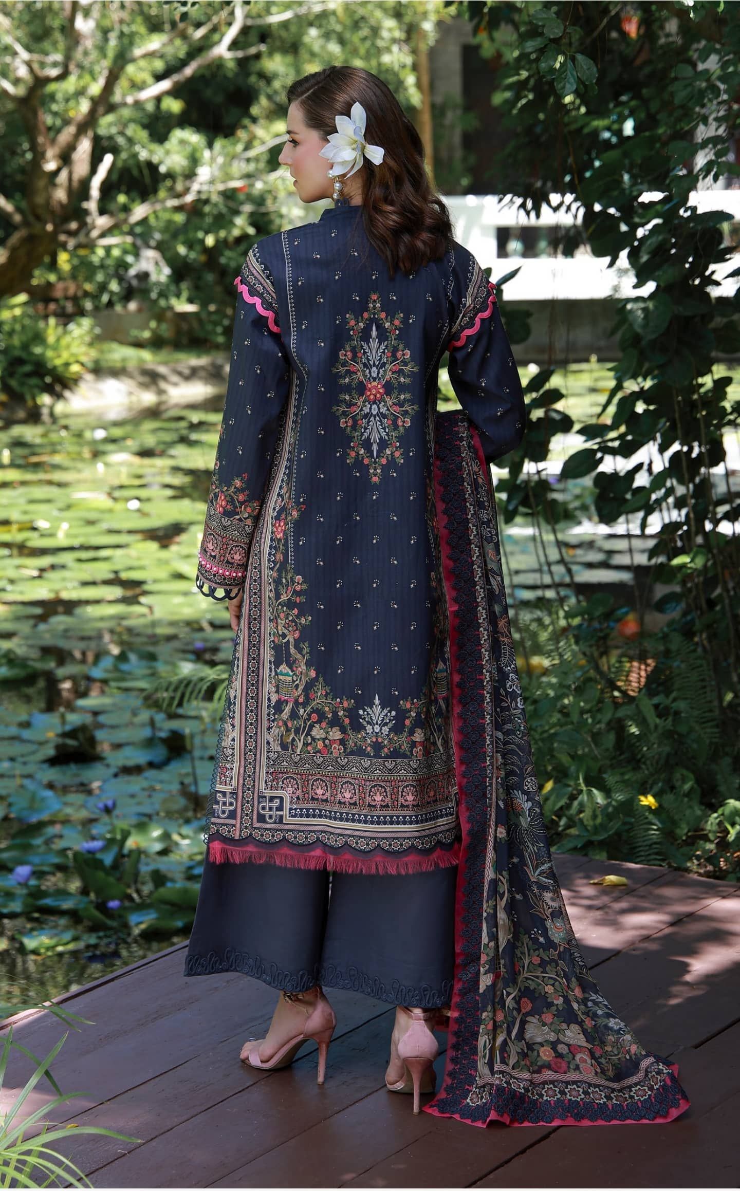 Jade Urbane Embroideried Lawn 26/Noire