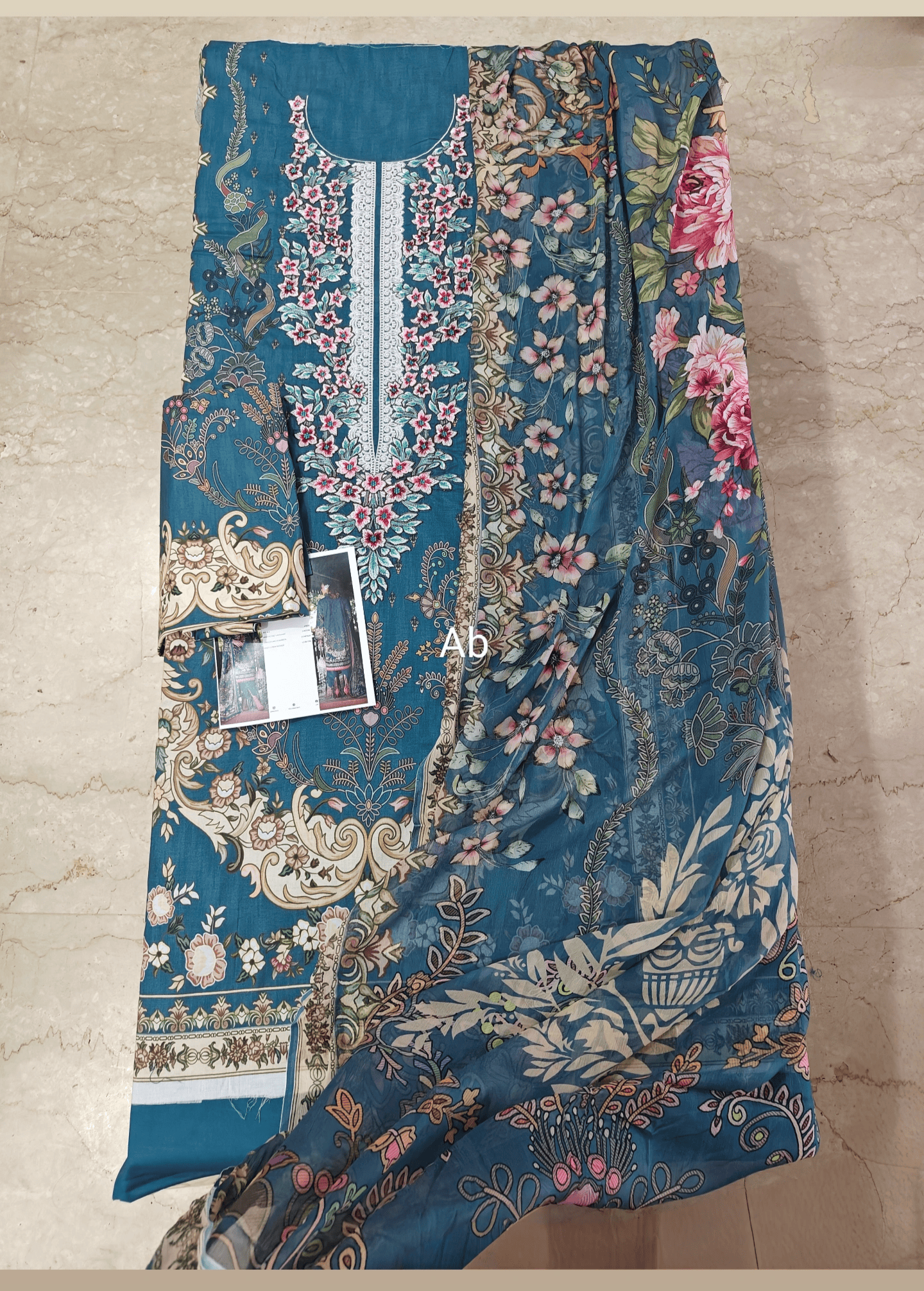 Open Pic /Jade Urbane Embroideried Lawn 26/Flora