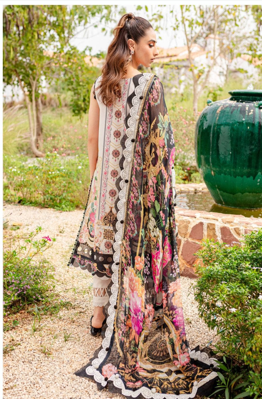 img_jade_urbane_awwal_boutique