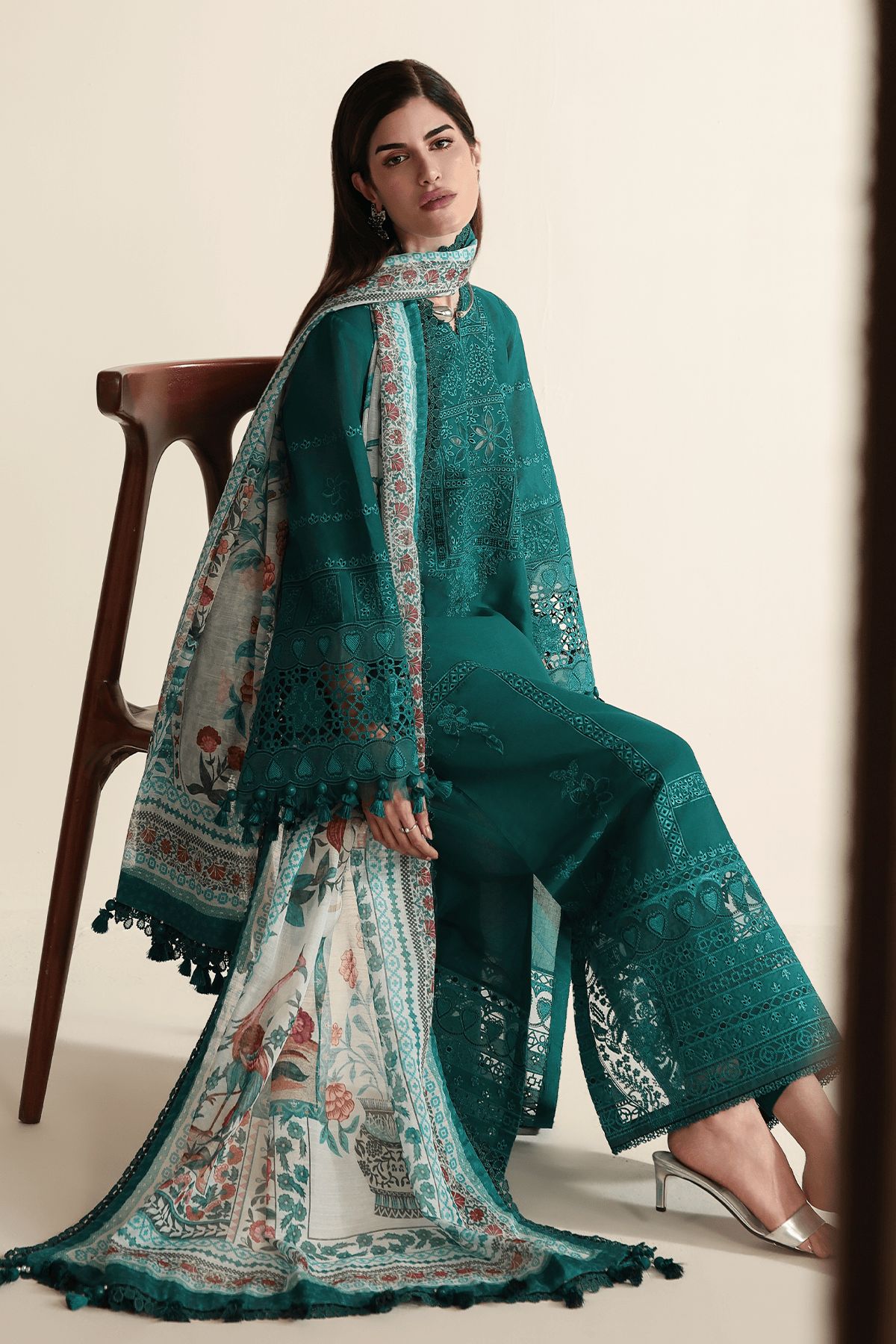 img_iris_jazmin_lawn_awwal_boutique