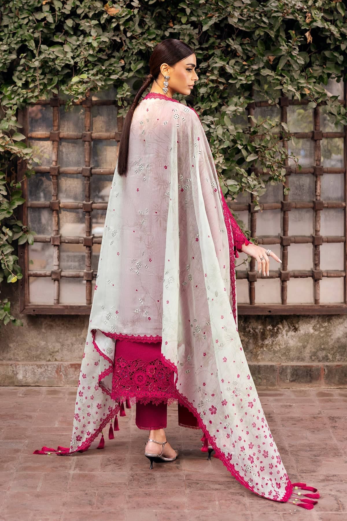 Jazmin Shahkaar Lawn/SL26-D04/Embroideried Dupatta