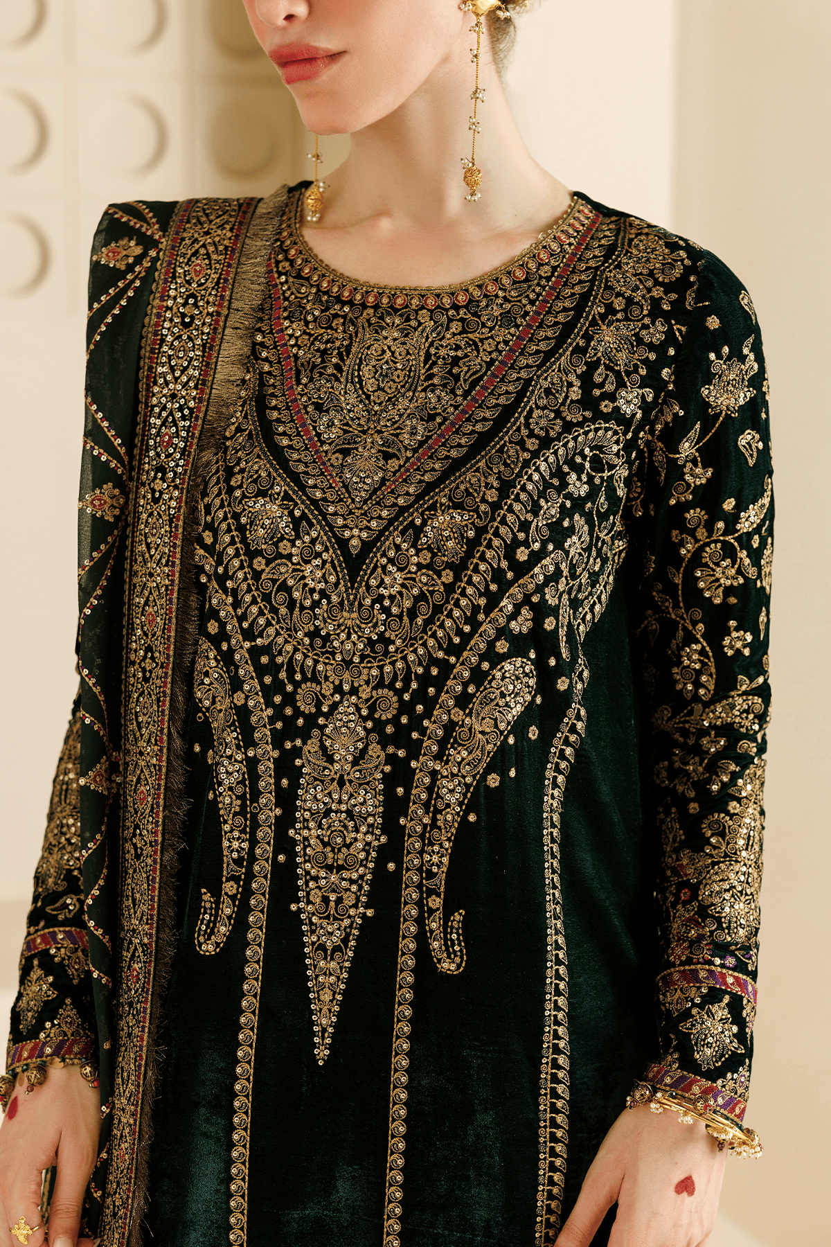 img_jazmin_velvet_awwal_boutique