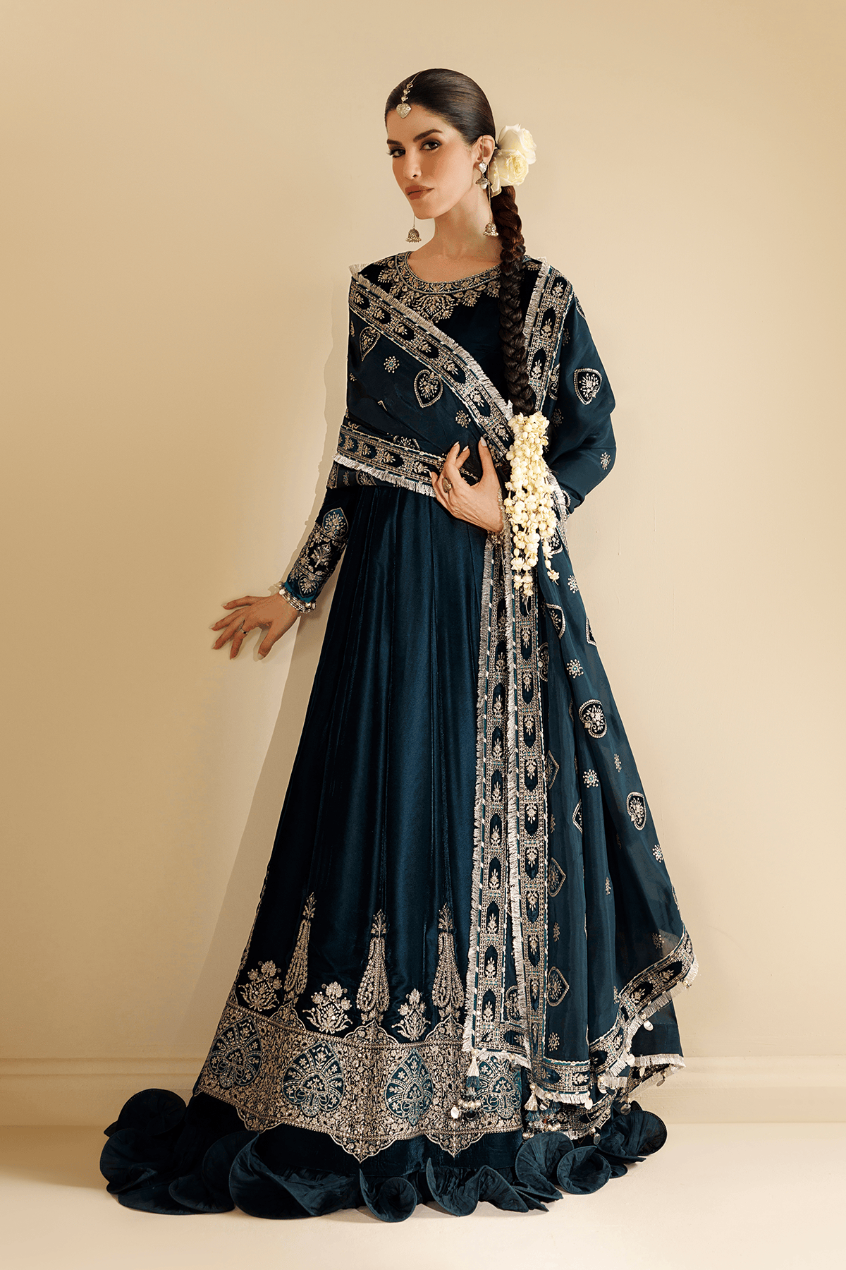 img_jazmin_velvet_awwal_boutique