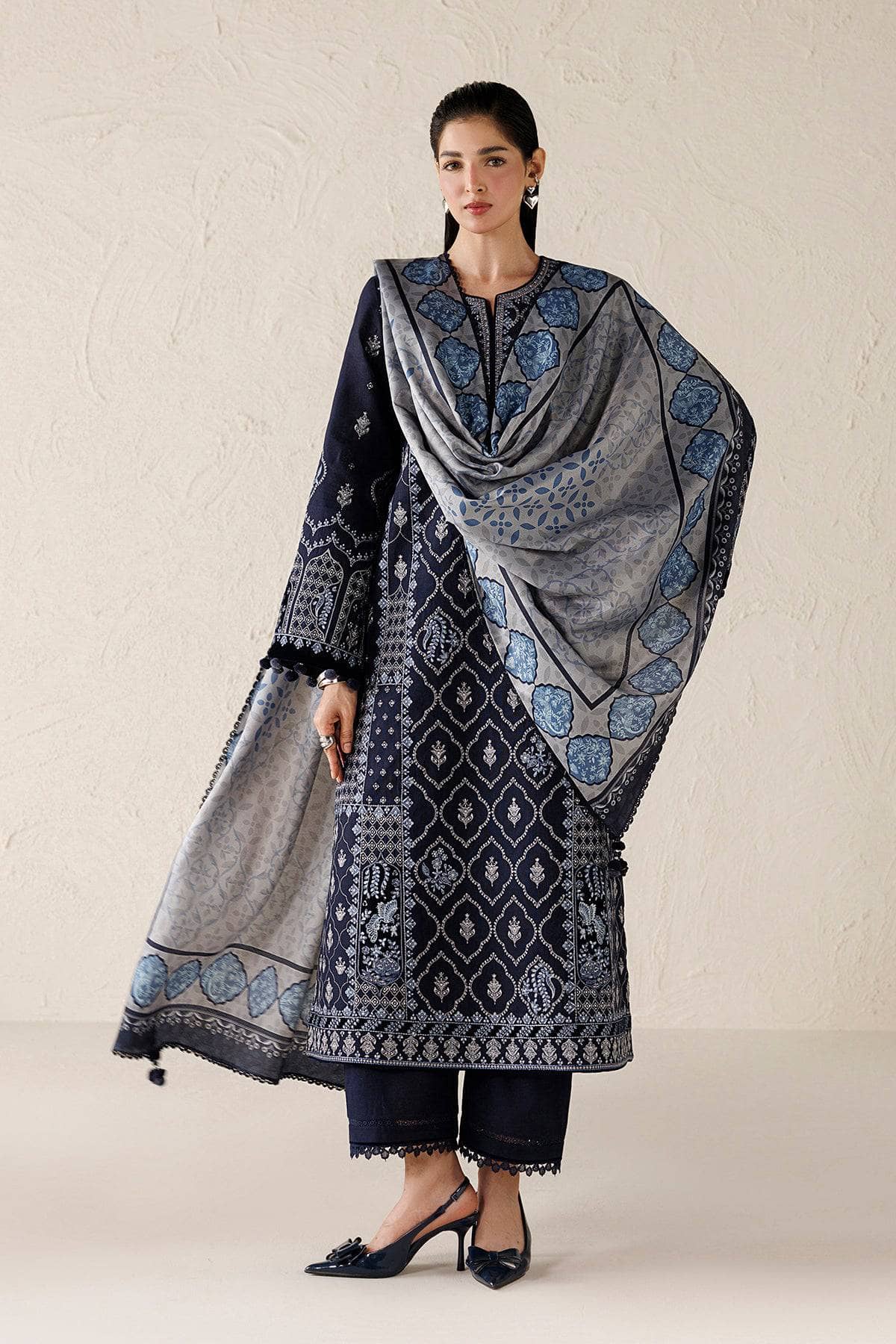 img_jazmin_winter_awwal_boutique