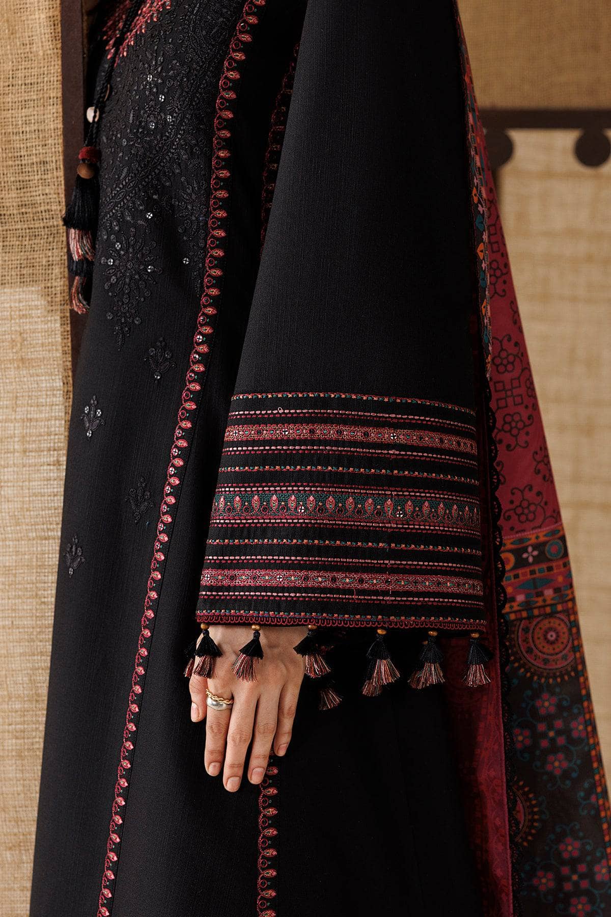 Jazmin Winter Luxury 26/Exclusive/EMBROIDERED PREMIUM KHADDAR UW-0253
