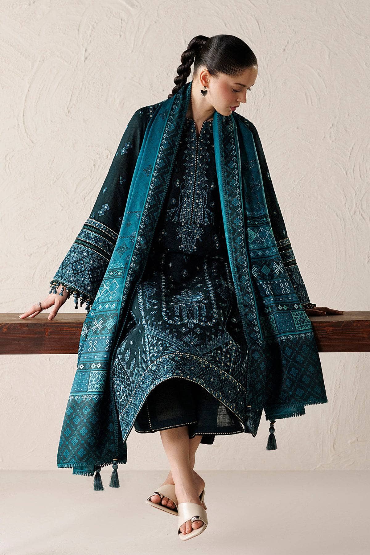 img_jazmin_winter_awwal_boutique