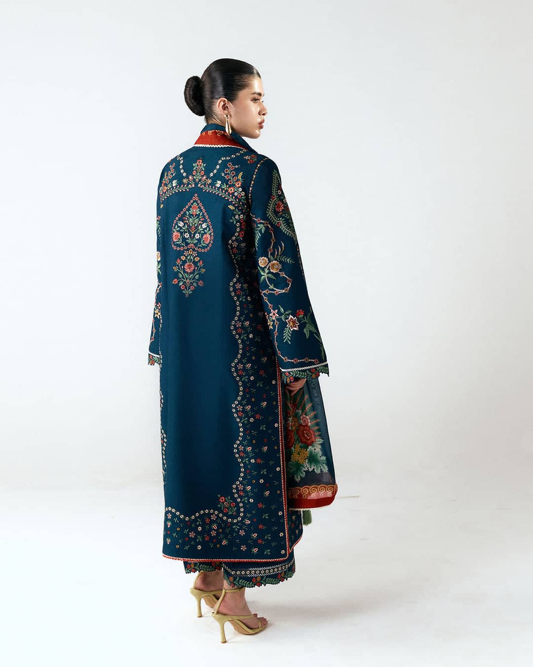 img_jugnu_lahore_lawn_vol3_awwal_boutique