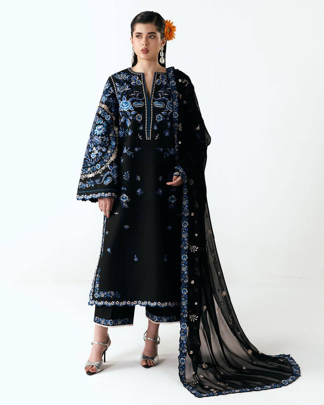 img_jugnu_lahore_vol3_awwal_boutique