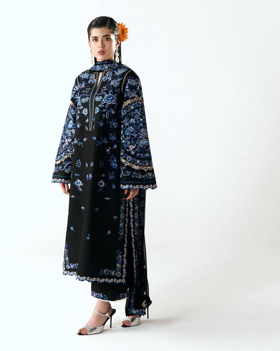 img_jugnu_lahore_vol3_awwal_boutique