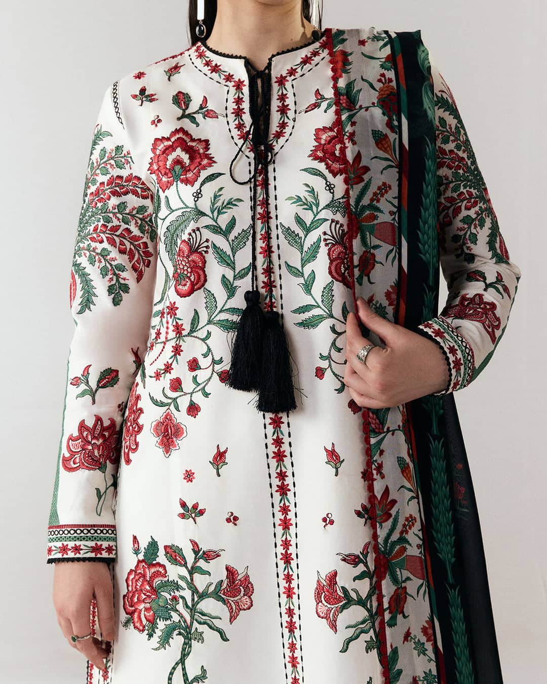 img_jugnu_lahore_vol3_awwal_boutique