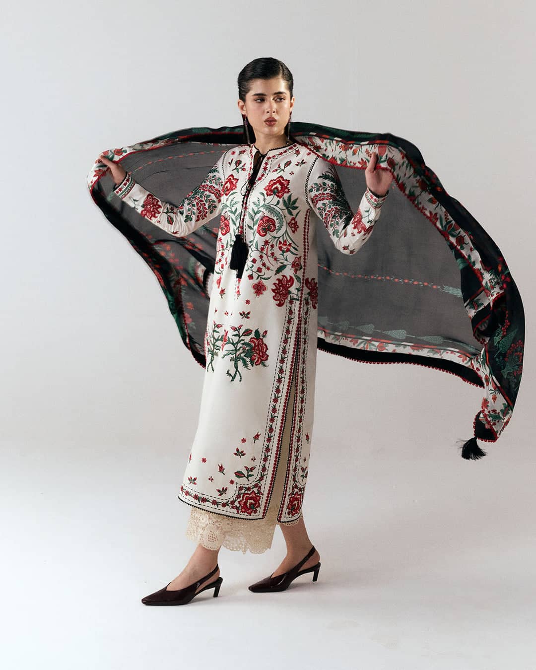 Hot🔥Seller/Jugnu Lahore Lawn/Vol 3/Inali/Ivory