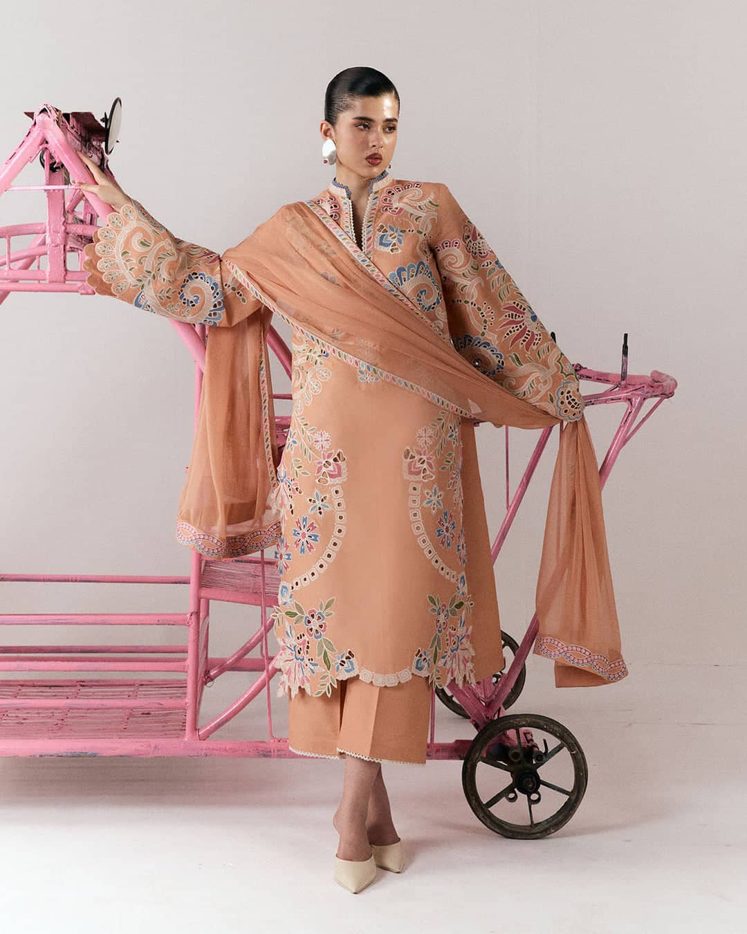 img_jugnu_lahore_vol3_awwal_boutique